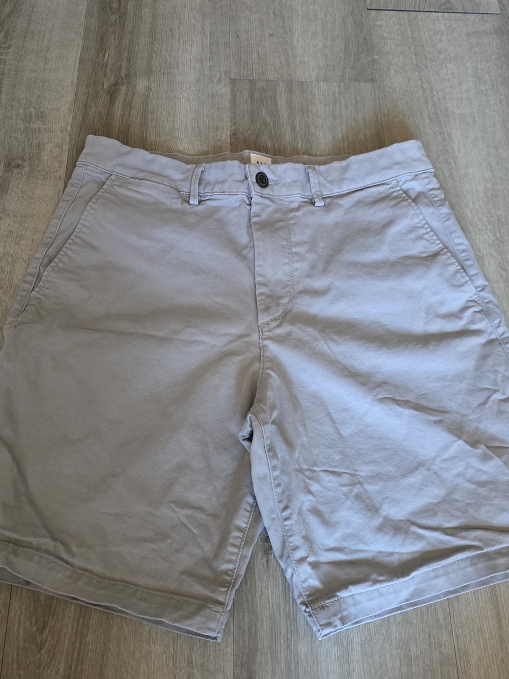 GAP Men's Light Gray Flat-Front Chino Shorts